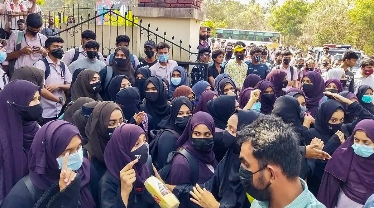 कर्नाटक हिजाब प्रतिबंध : सुप्रीम कोर्ट ने दिया खंडित फैसला, सीजेआई ललित के समक्ष रखा जाएगा मामला